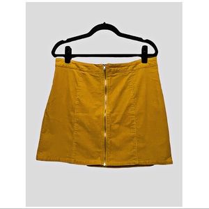 CHARLOTTE RUSSE | CORDUROY 90s ZIP FRONT MINI SKIRT